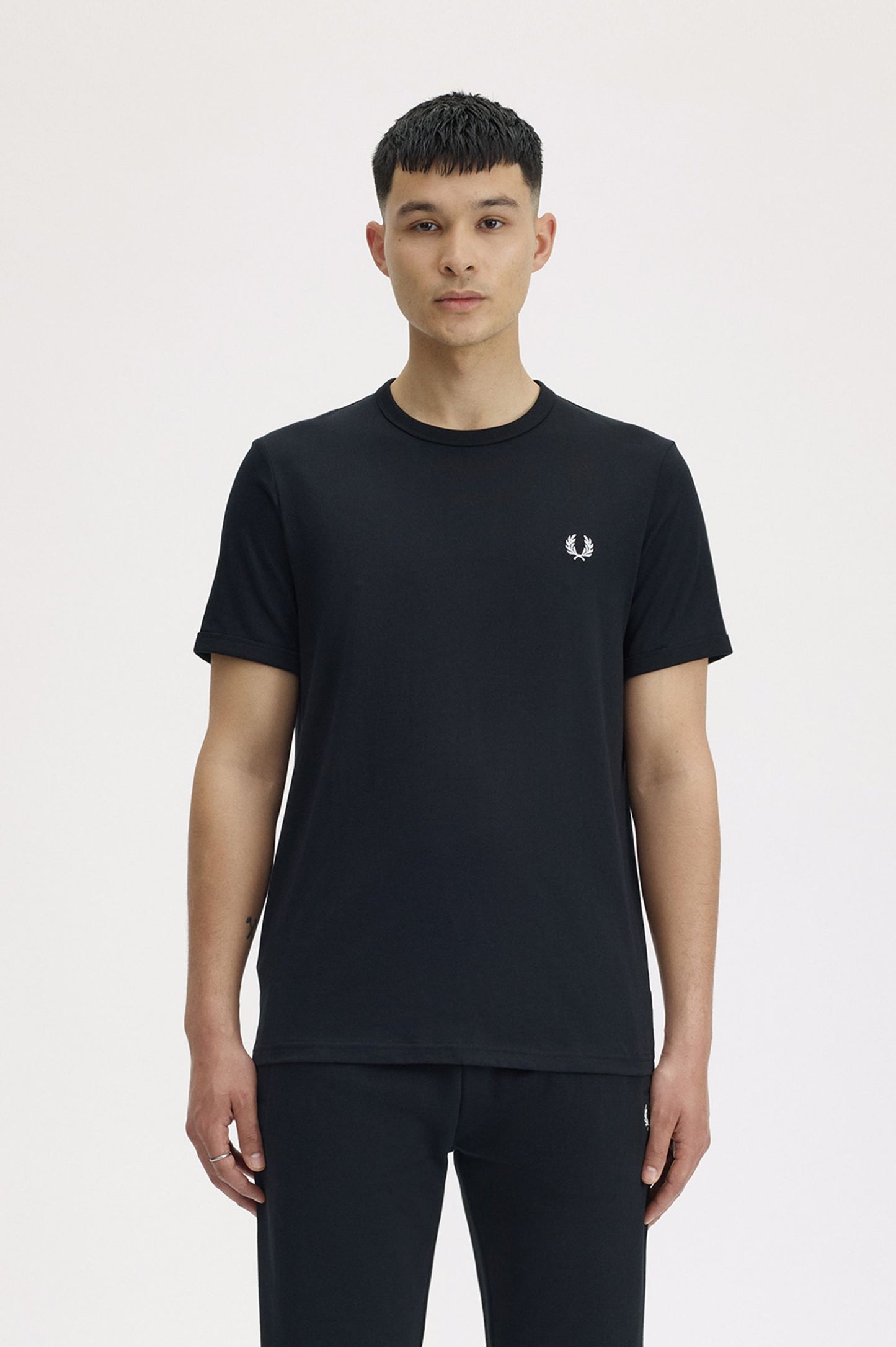 Fred Perry Laurel Wreath Graphic T-Shirt – Black