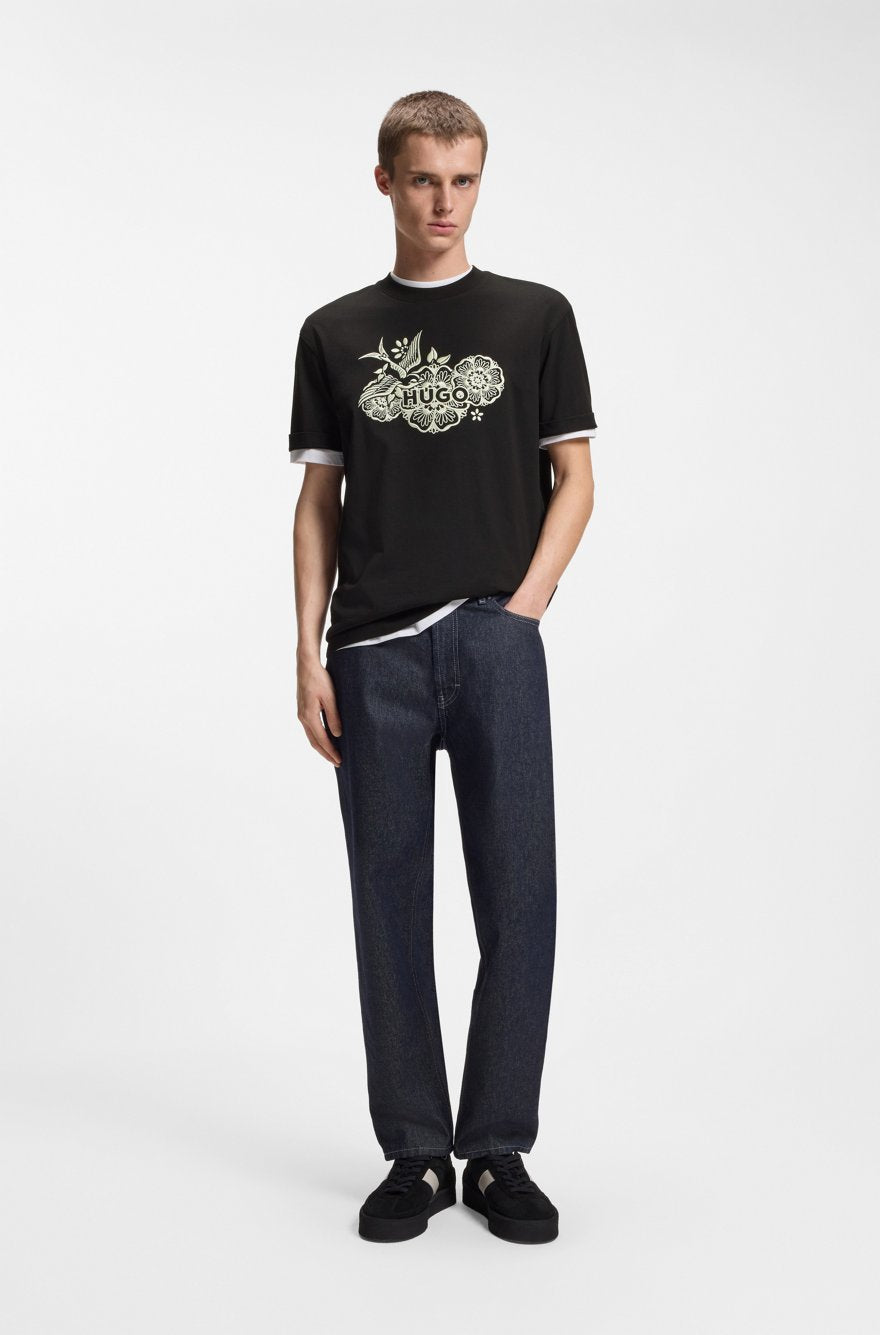HUGO Menswear Relaxed-Fit T-Shirt with Japanese-Inspired Floral & Crane Graphic – Black